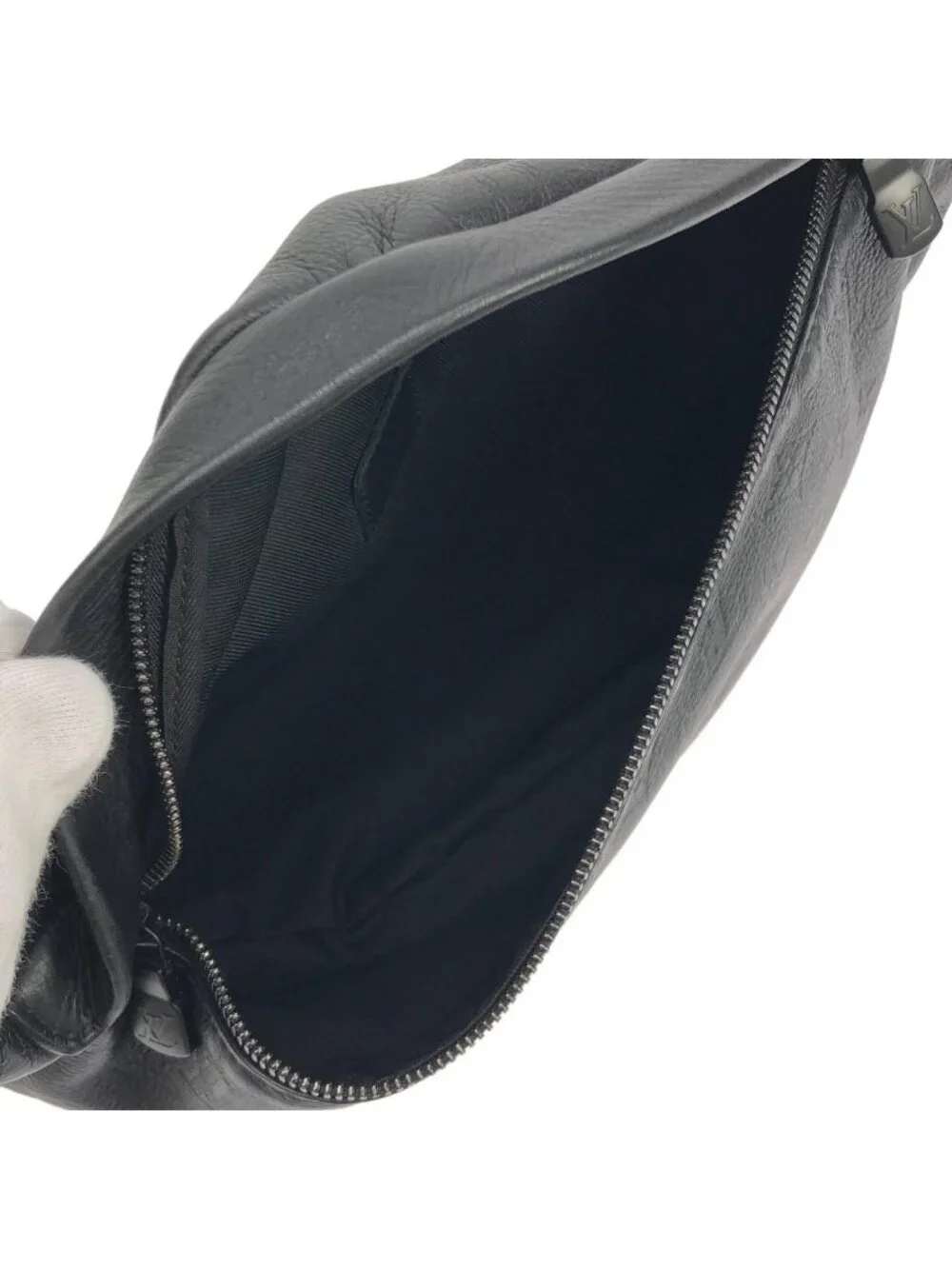 Louis Vuitton Monogram Shadow Discovery Bum